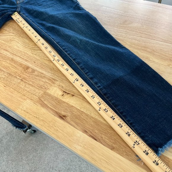 Cabi 3937 Slim Boyfriend Jean Star Print Raw Hem Denim Celebrity Wash Size 2 - Picture 11 of 11